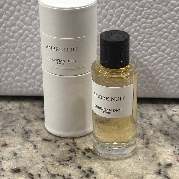 ✨Eau de Parfum Ambre Nuit✨ - Picture 2 of 4